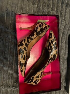 Vintage Beverly Feldman Leopard Print Pointed Toe Women's Pumps - Brown/Black